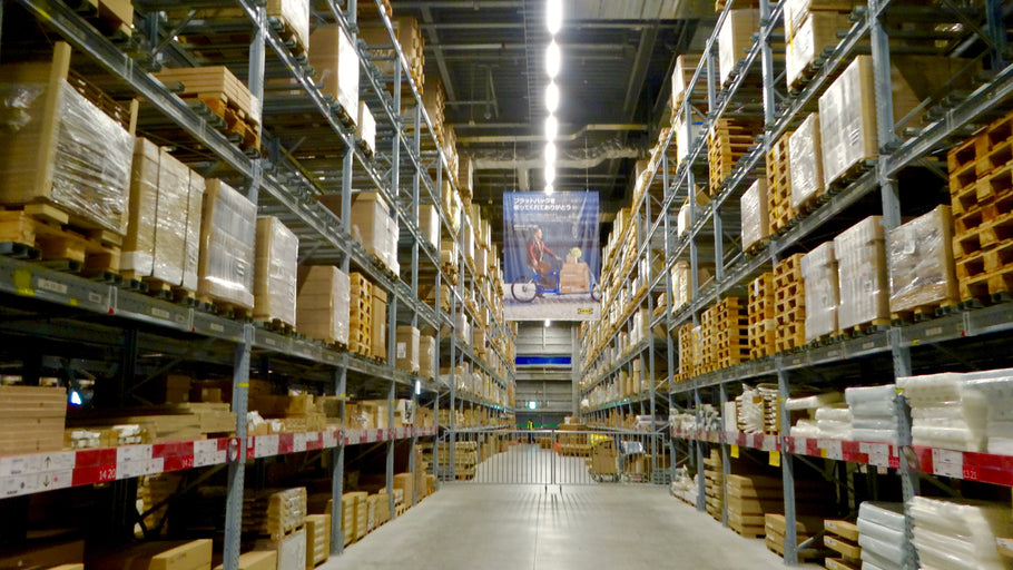 Big_storehouse_in_ground_floor_of_IKEA_Nagakute_-_1