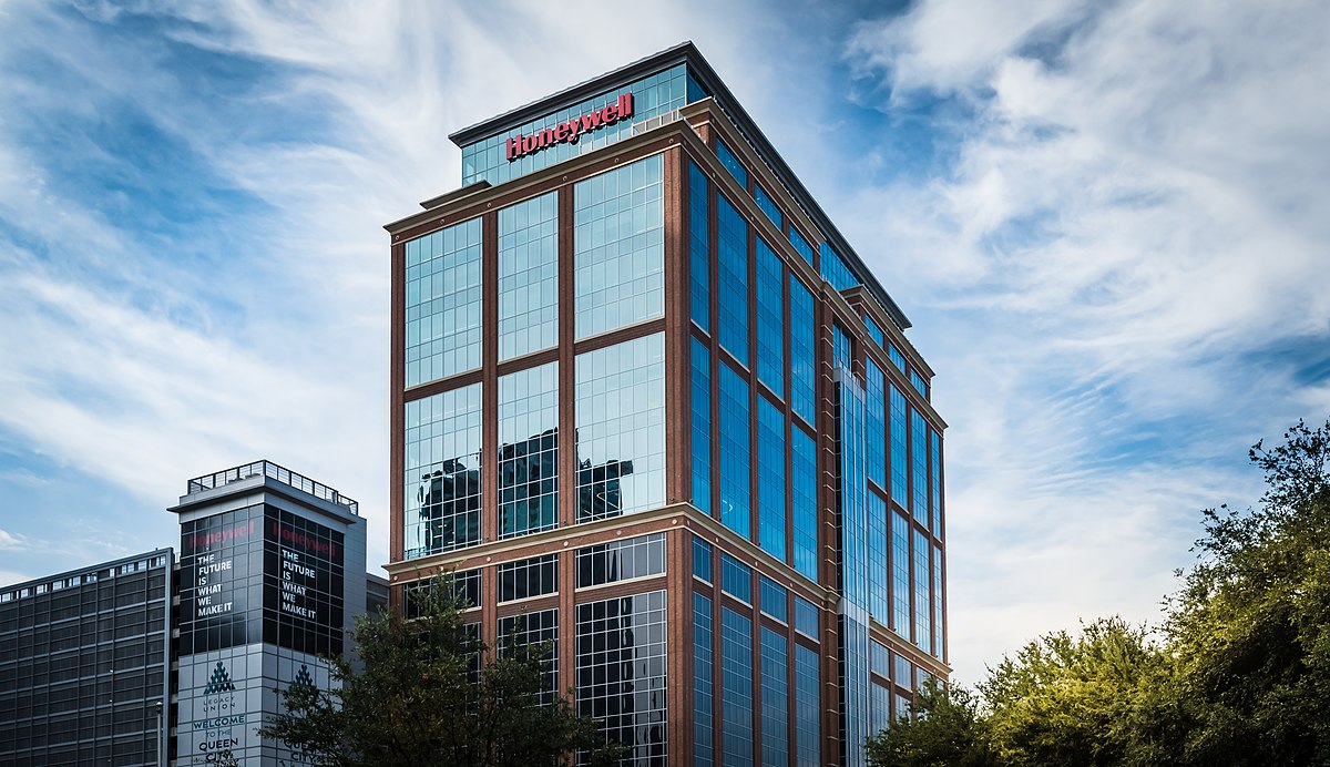 Honeywell in 2025: Industrial Automation Headwinds Offset by Aerospace and Building Strength