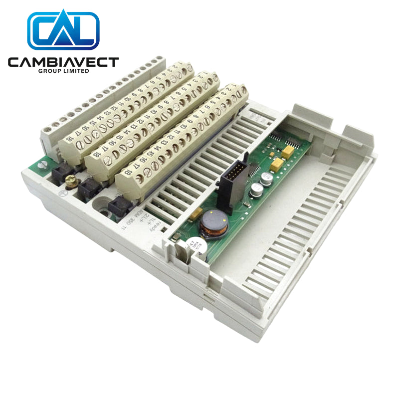 Momentum 16IN 16OUT Solid State 170ADM35011 Schneider
